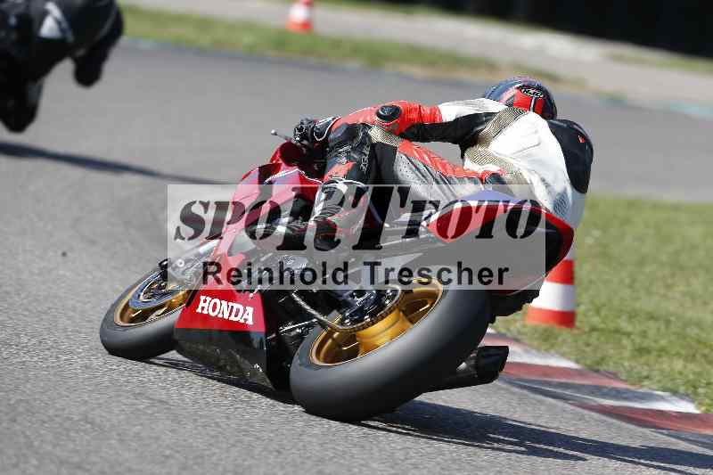 /44 09.08.2025 Plüss Moto Sport ADR/Freies Fahren/backside
